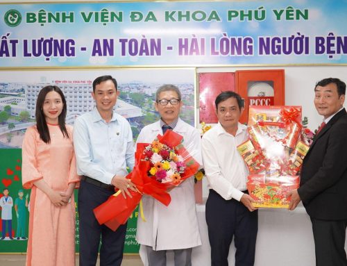 Mien Trung Industry and Trade College Organizes Visits and Congratulations on the Occasion of the 70th Anniversary of Vietnamese Doctors’ Day